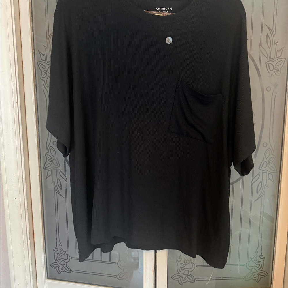 American Eagle Outfitters Black Short Sleeve Pocket Tee
